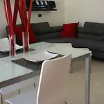 לינה וארוחת בוקר Mari Lu'